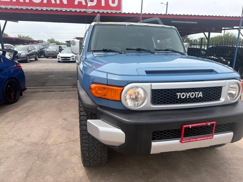 Toyota FJ Cruiser 4WD MT 2012