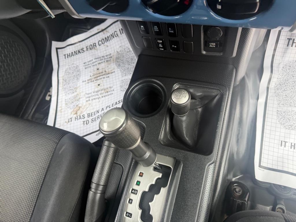 Toyota FJ Cruiser 4WD MT 2012