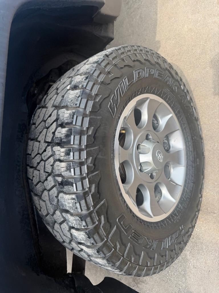 Toyota FJ Cruiser 4WD MT 2012