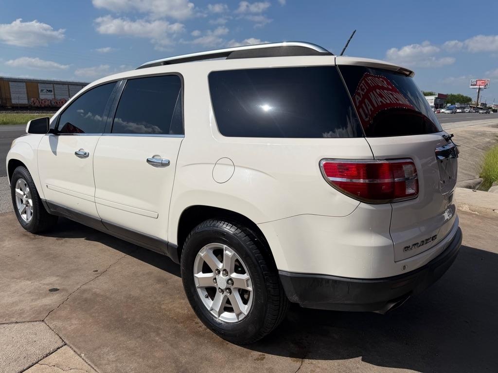 Saturn Outlook XR FWD 2008