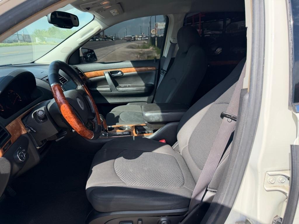 Saturn Outlook XR FWD 2008