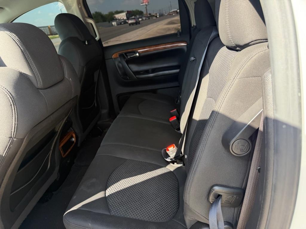 Saturn Outlook XR FWD 2008