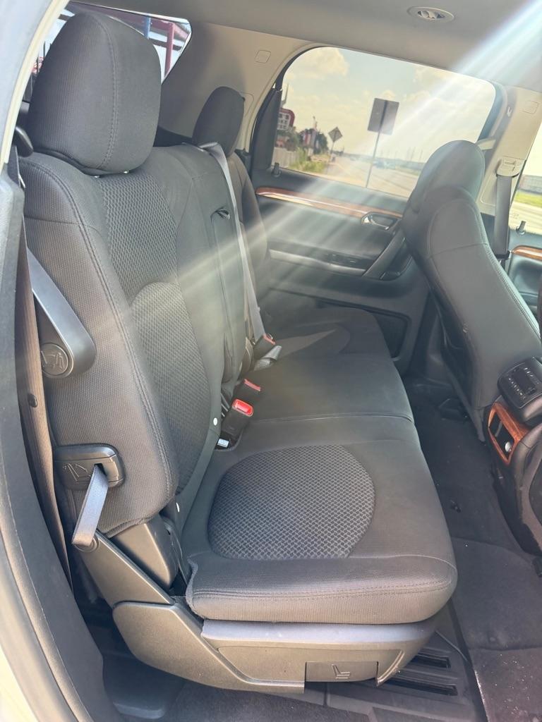 Saturn Outlook XR FWD 2008