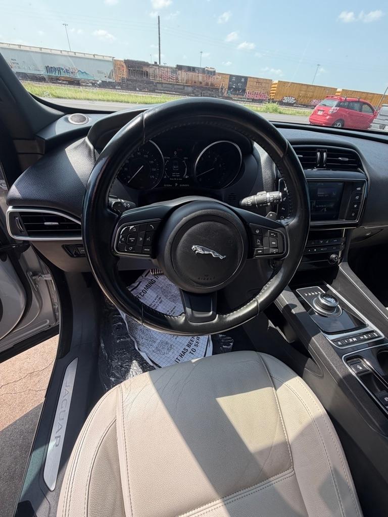 Jaguar F-Pace 35t Prestige 2017