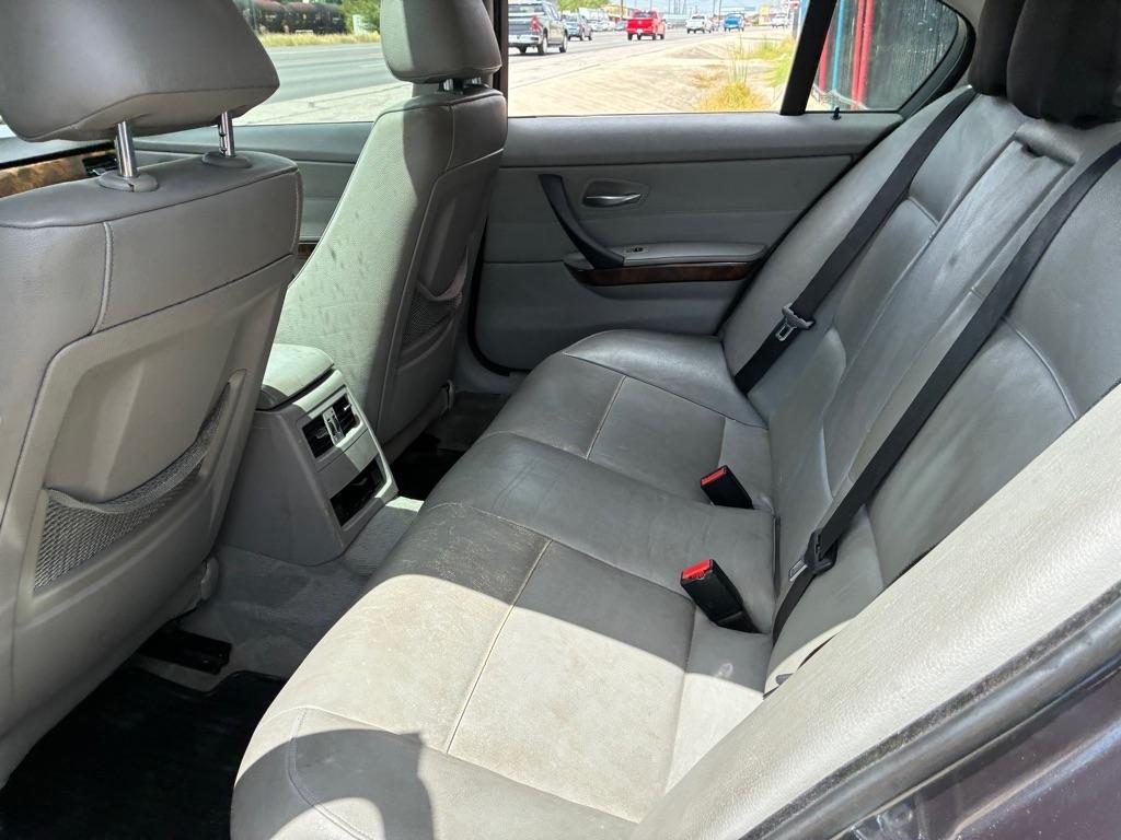 BMW 3-Series 325i Sedan 2006
