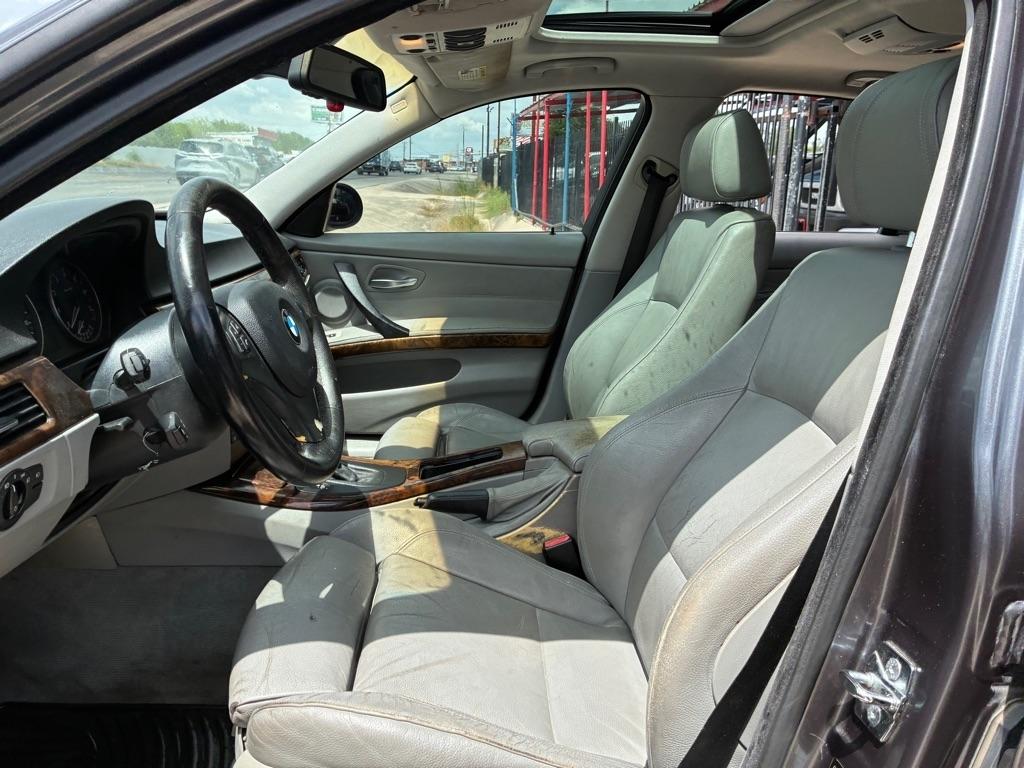 BMW 3-Series 325i Sedan 2006