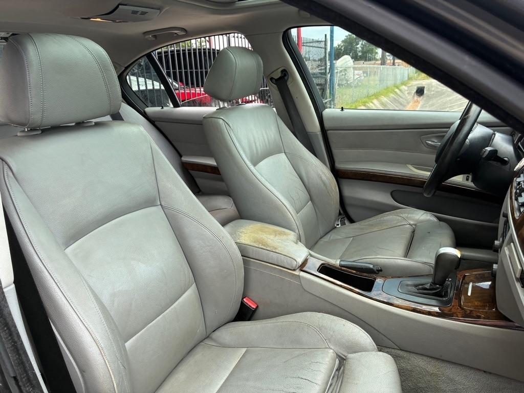 BMW 3-Series 325i Sedan 2006