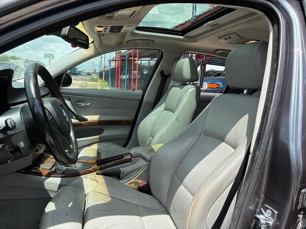 BMW 3-Series 325i Sedan 2006