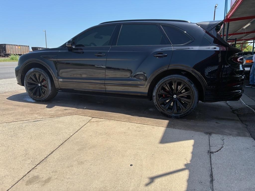 Bentley Bentayga Base 2021