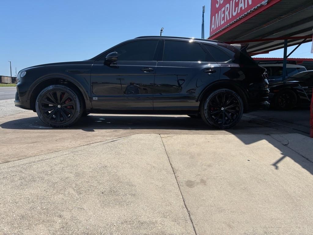 Bentley Bentayga Base 2021