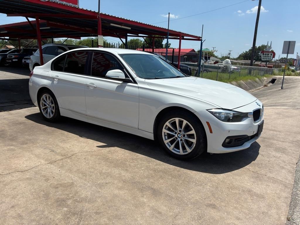 2017 BMW 3-Series 320i Sedan
