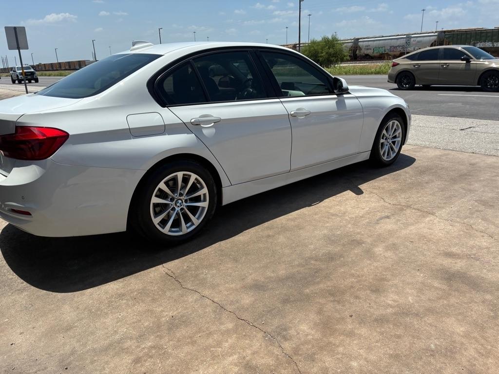 BMW 3-Series 320i Sedan 2017
