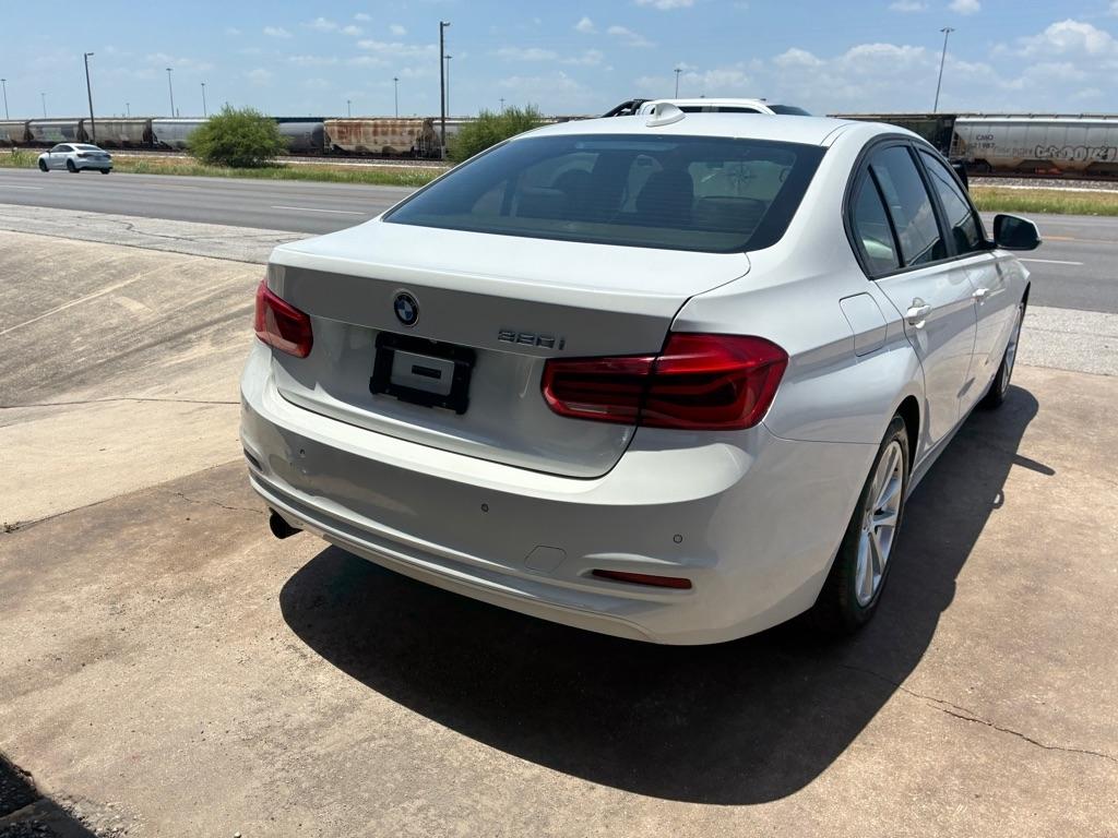BMW 3-Series 320i Sedan 2017