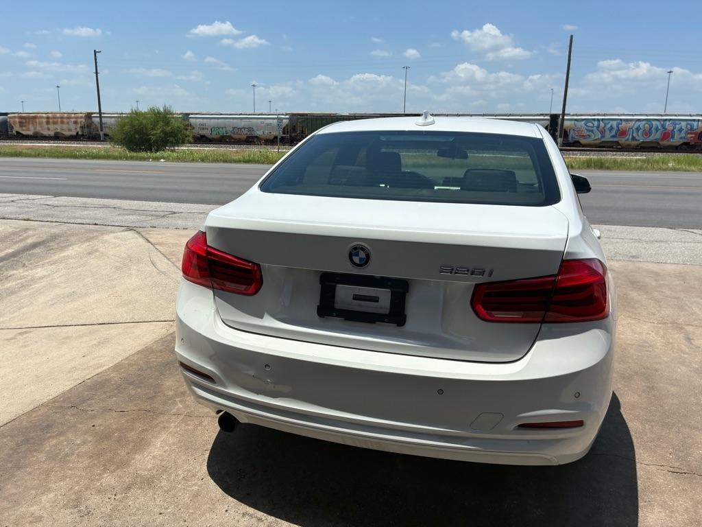BMW 3-Series 320i Sedan 2017