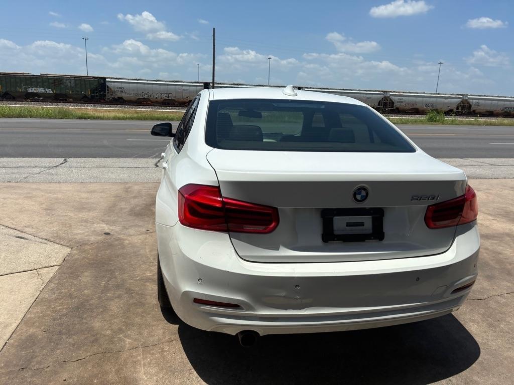 BMW 3-Series 320i Sedan 2017