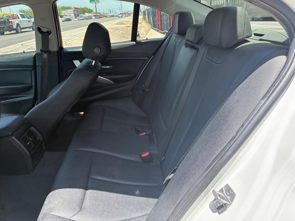 BMW 3-Series 320i Sedan 2017