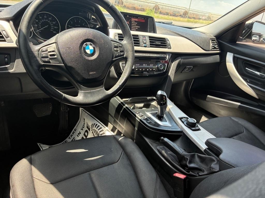 BMW 3-Series 320i Sedan 2017