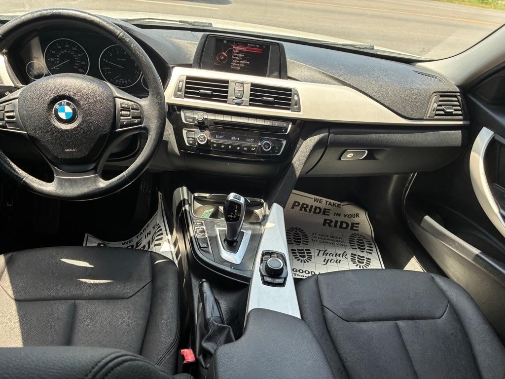 BMW 3-Series 320i Sedan 2017