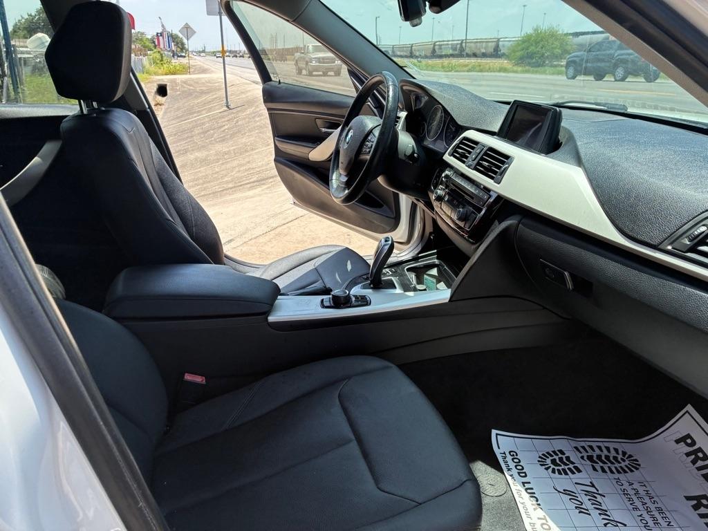 BMW 3-Series 320i Sedan 2017