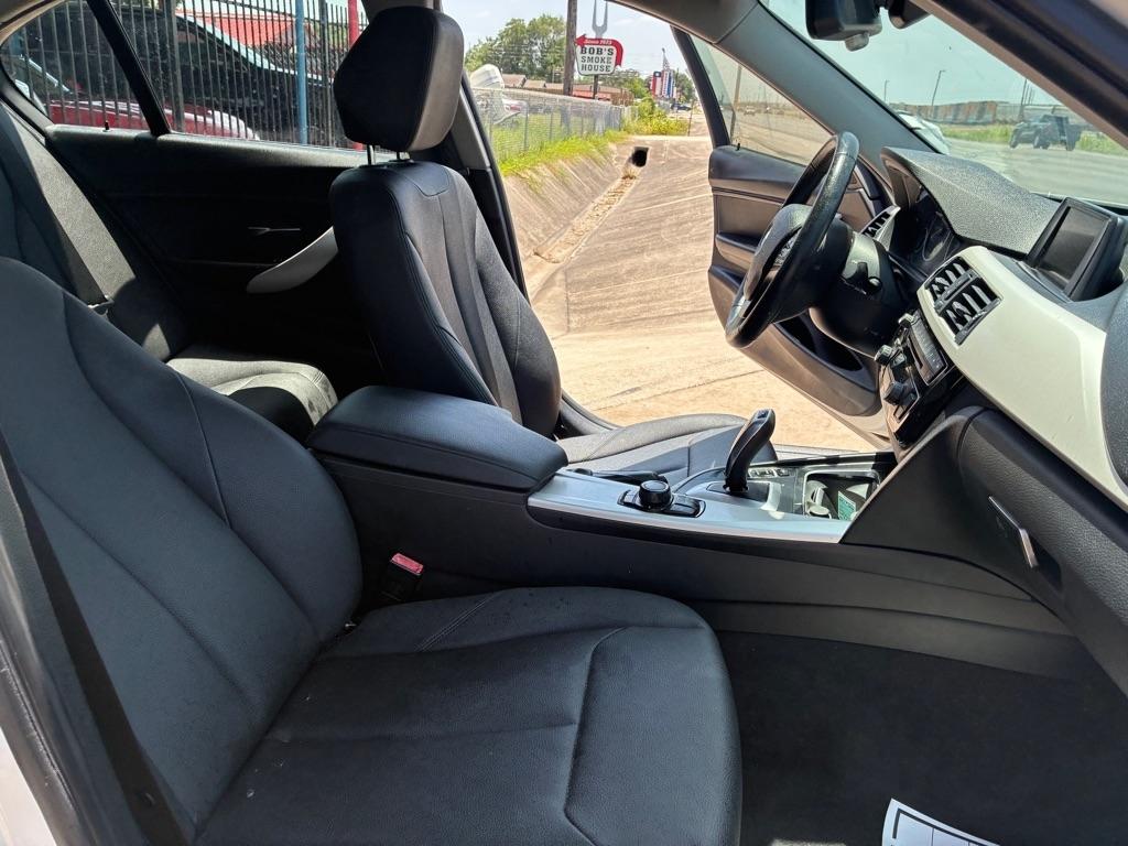 BMW 3-Series 320i Sedan 2017
