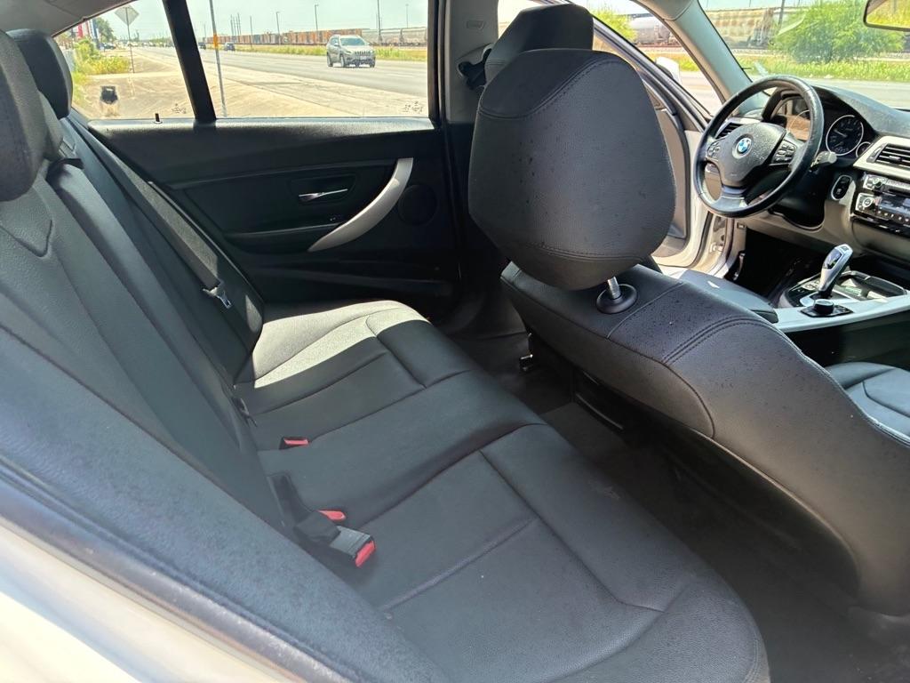 BMW 3-Series 320i Sedan 2017
