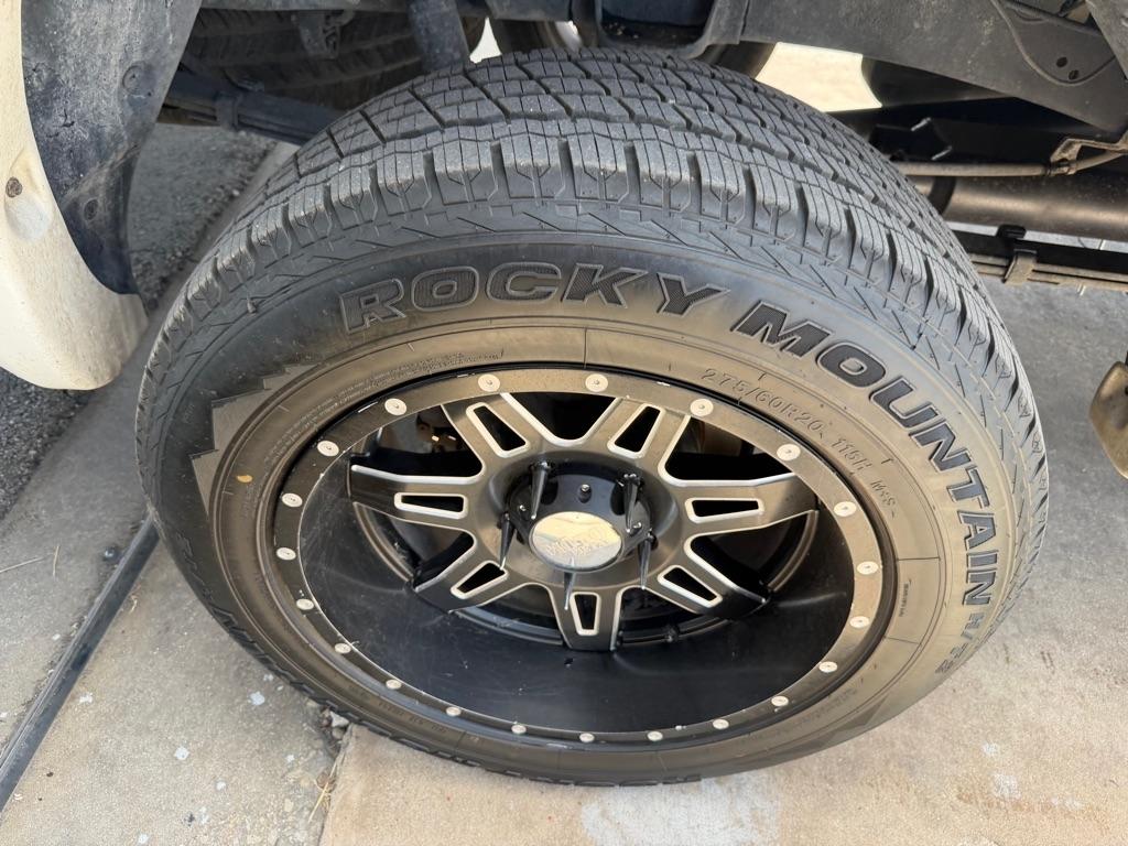 Toyota Tundra Tundra-Grade Double Cab 4.6L 2WD 2012