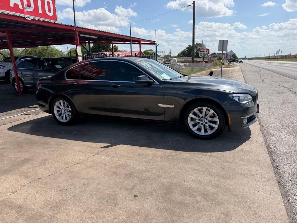 BMW 7-Series 740i 2015