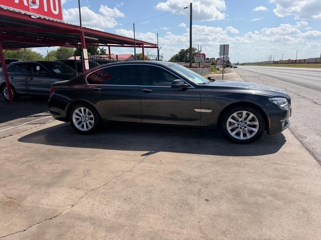 BMW 7-Series 740i 2015