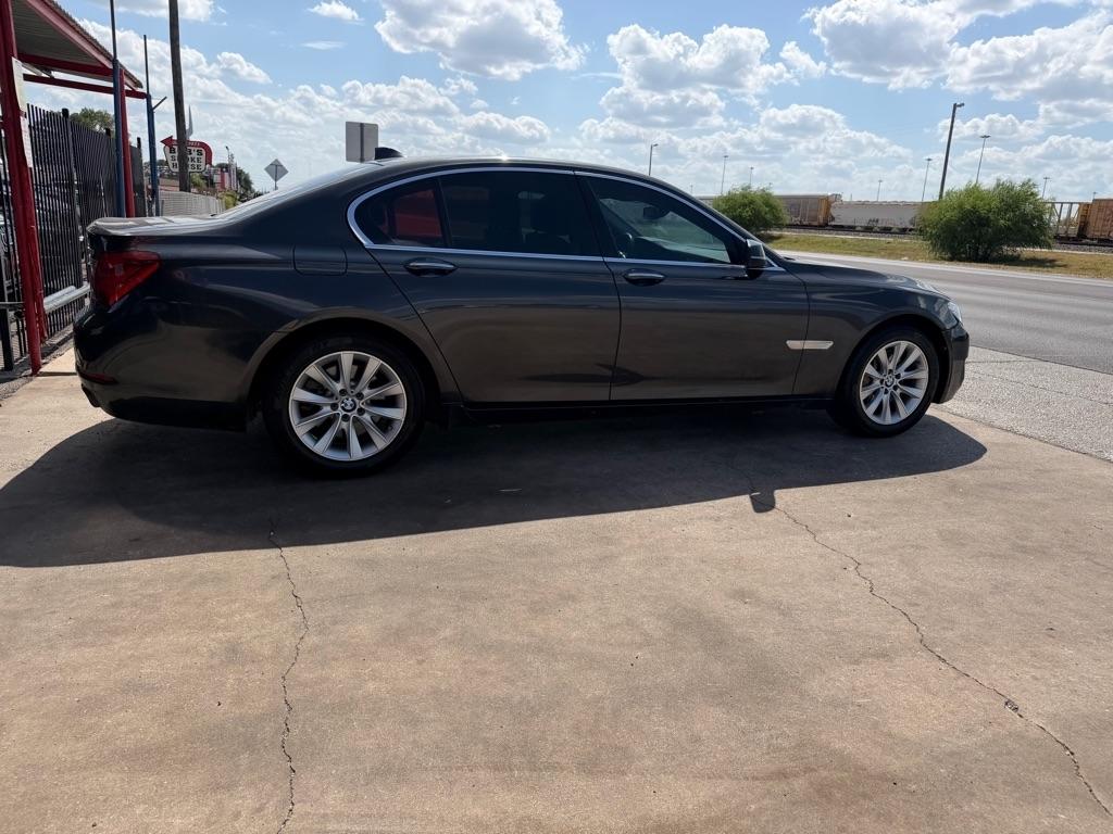 BMW 7-Series 740i 2015