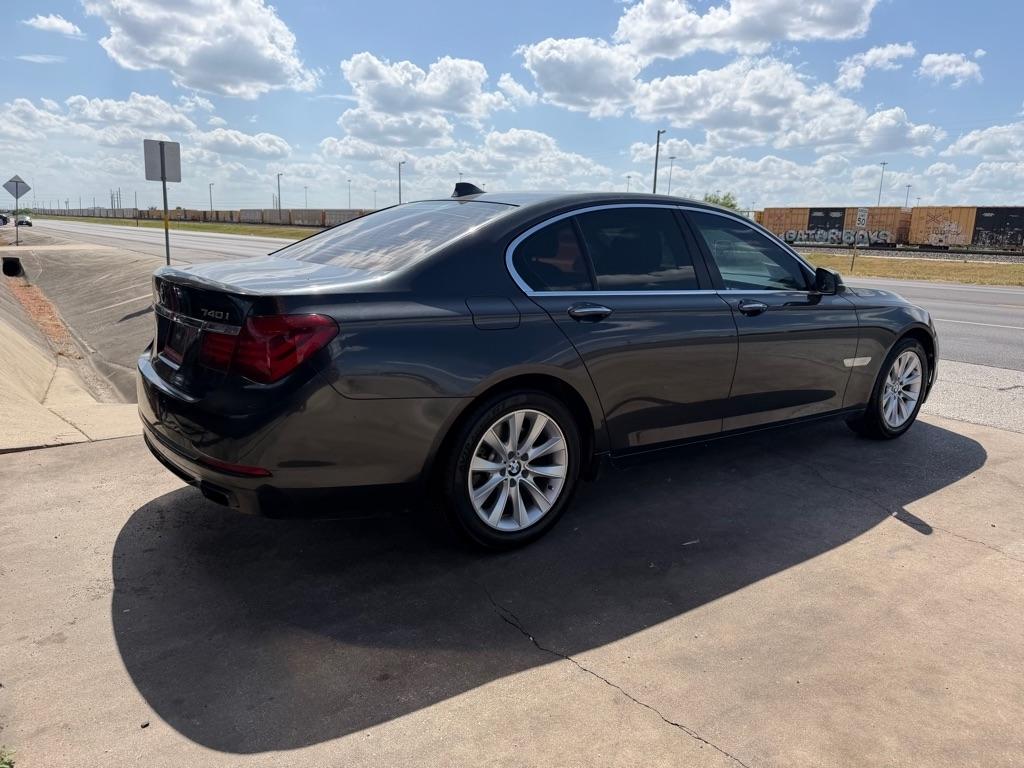 BMW 7-Series 740i 2015