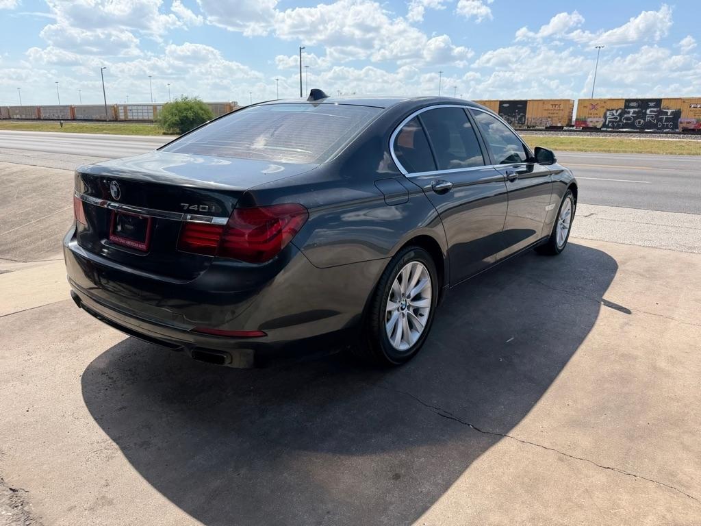BMW 7-Series 740i 2015