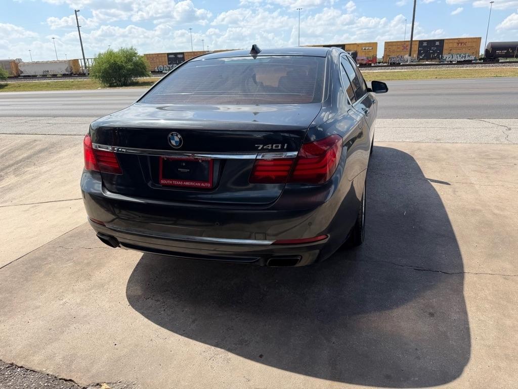 BMW 7-Series 740i 2015