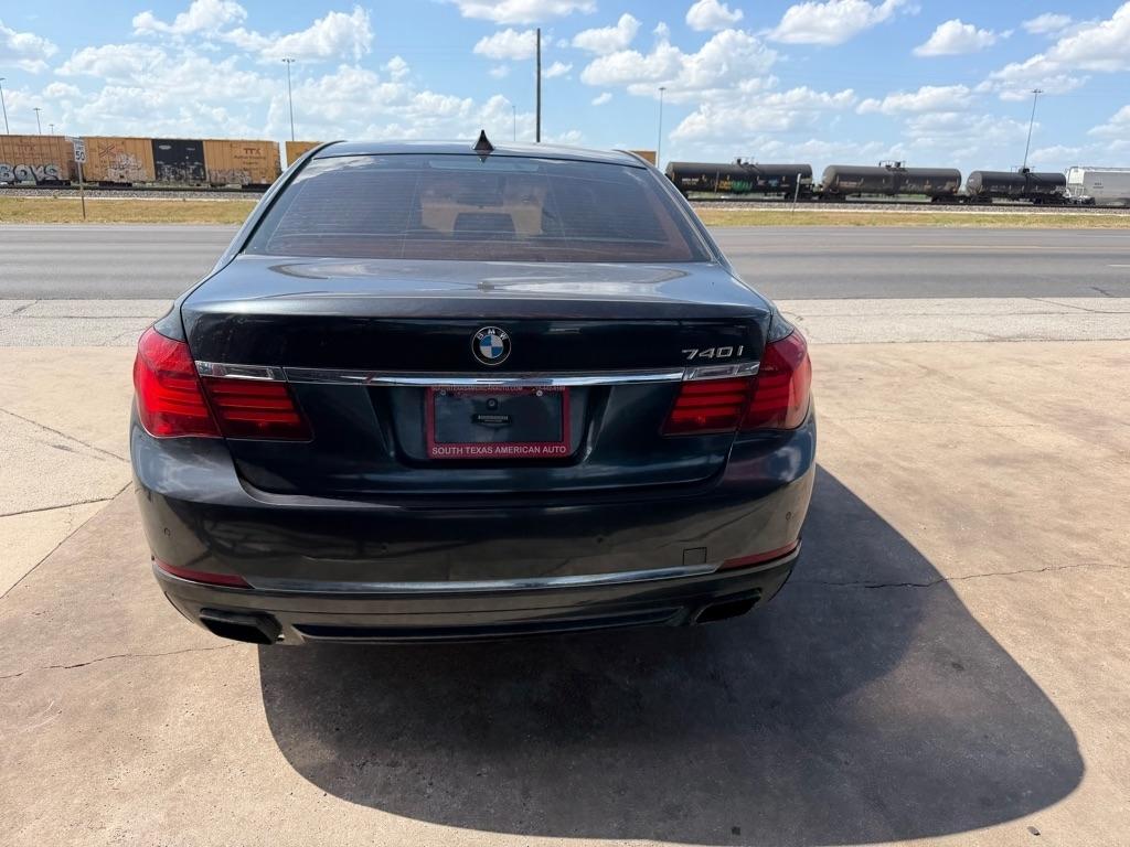 BMW 7-Series 740i 2015
