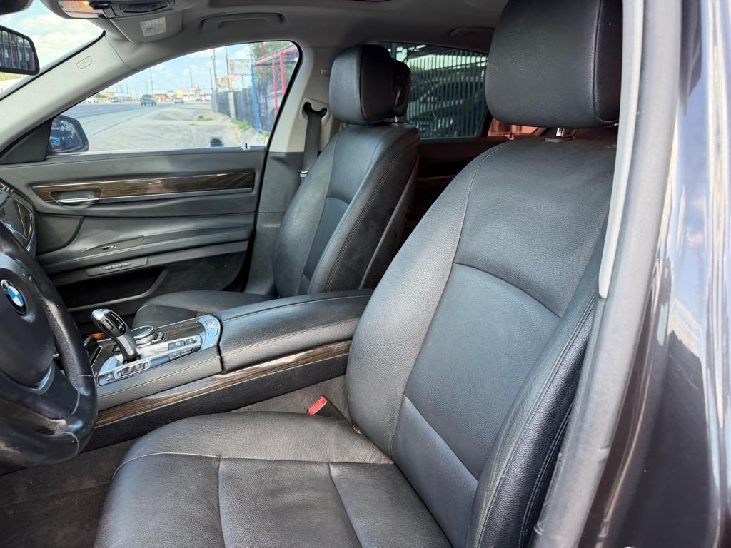 BMW 7-Series 740i 2015