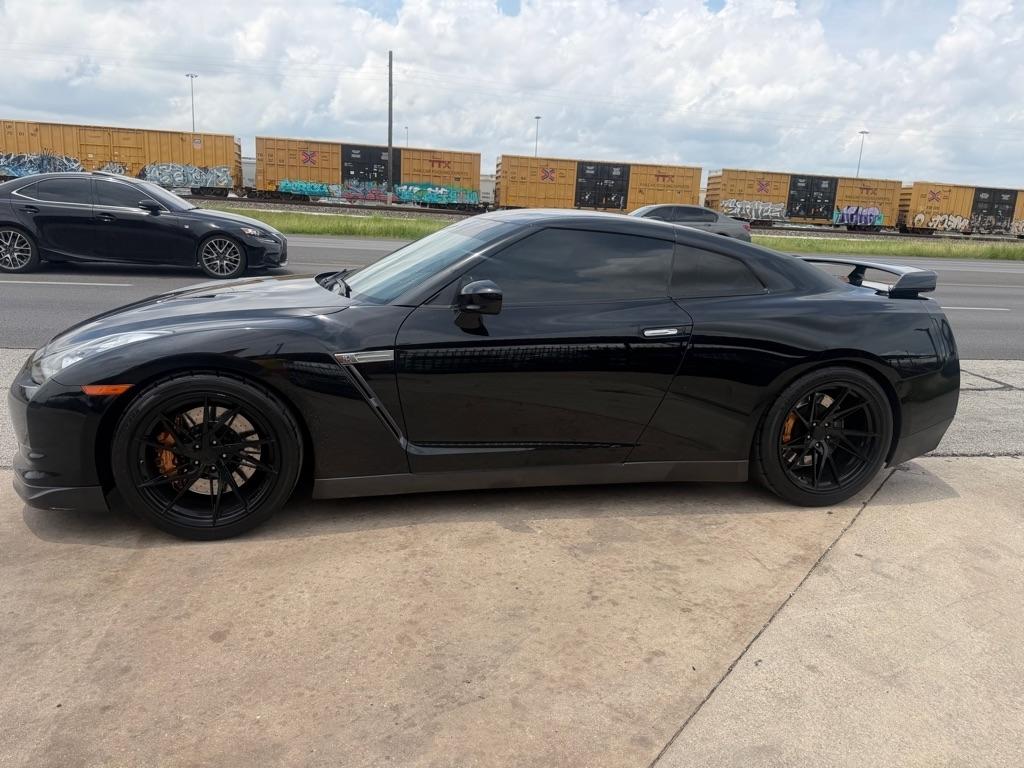 Nissan GT-R Coupe 2010