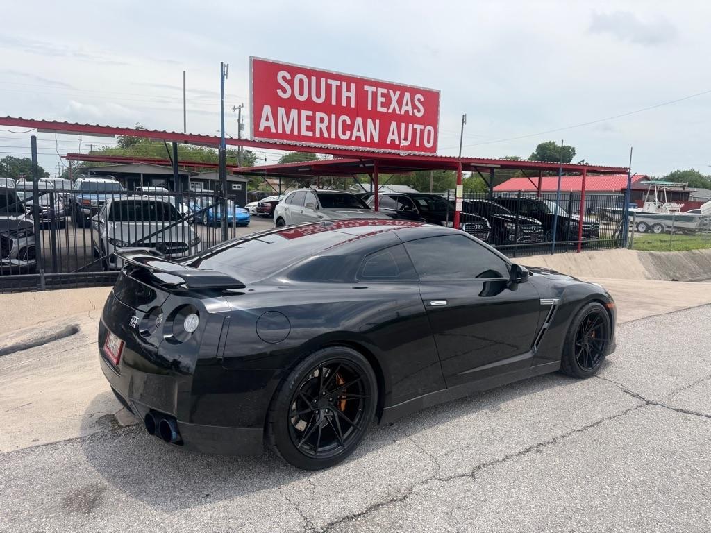 Nissan GT-R Coupe 2010