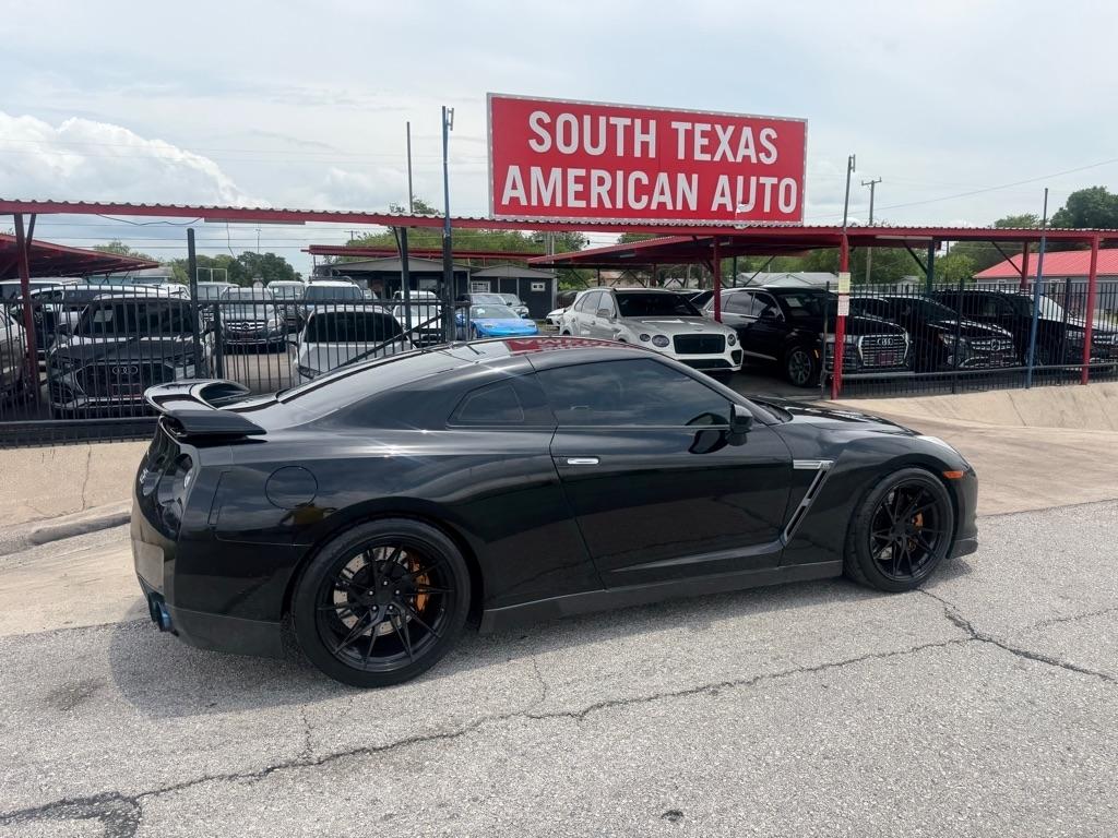 Nissan GT-R Coupe 2010