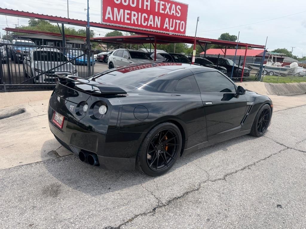 Nissan GT-R Coupe 2010
