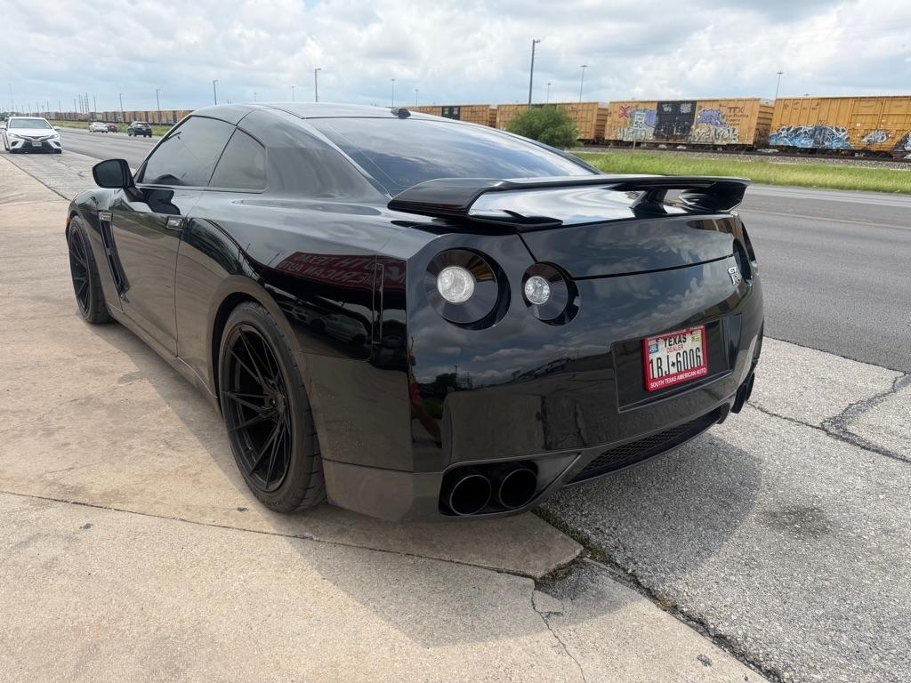 Nissan GT-R Coupe 2010
