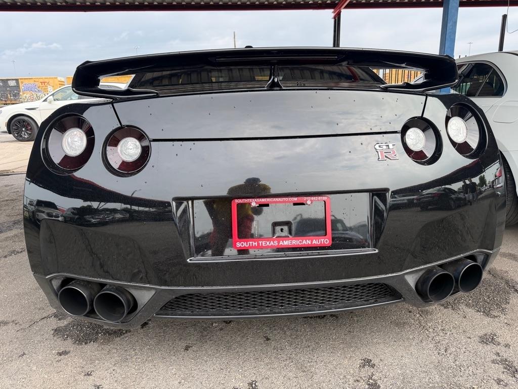 Nissan GT-R Coupe 2010