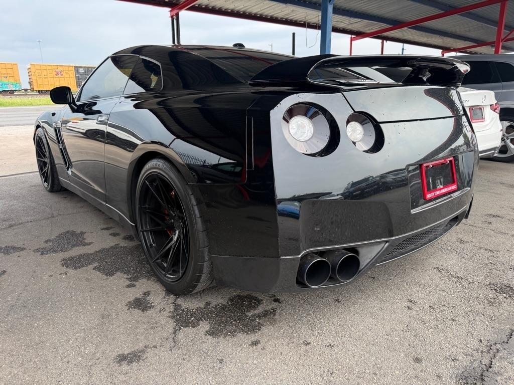 Nissan GT-R Coupe 2010