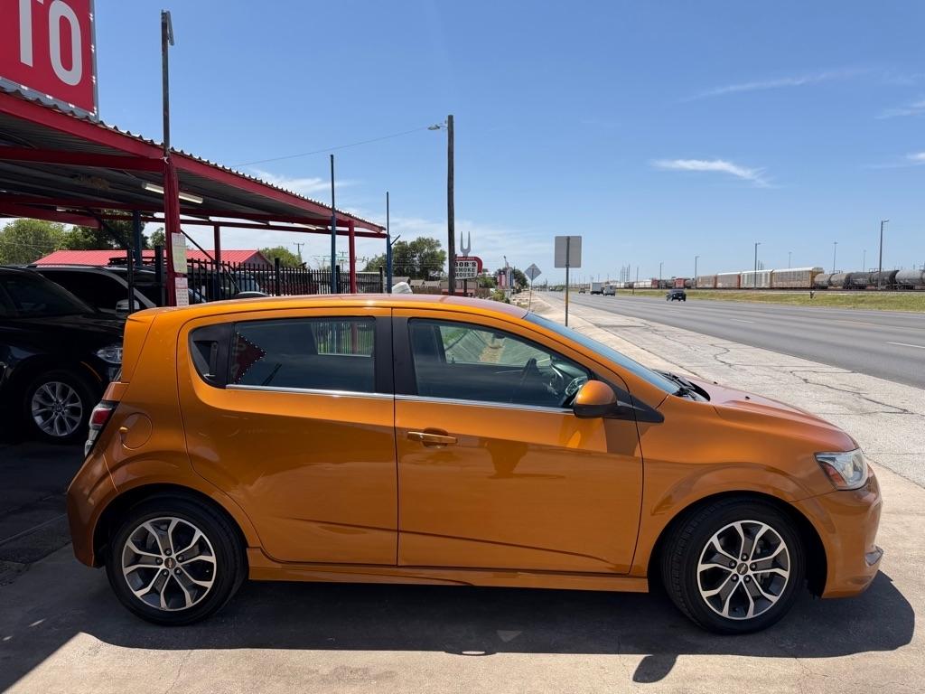 Chevrolet Sonic LT Auto 5-Door 2017
