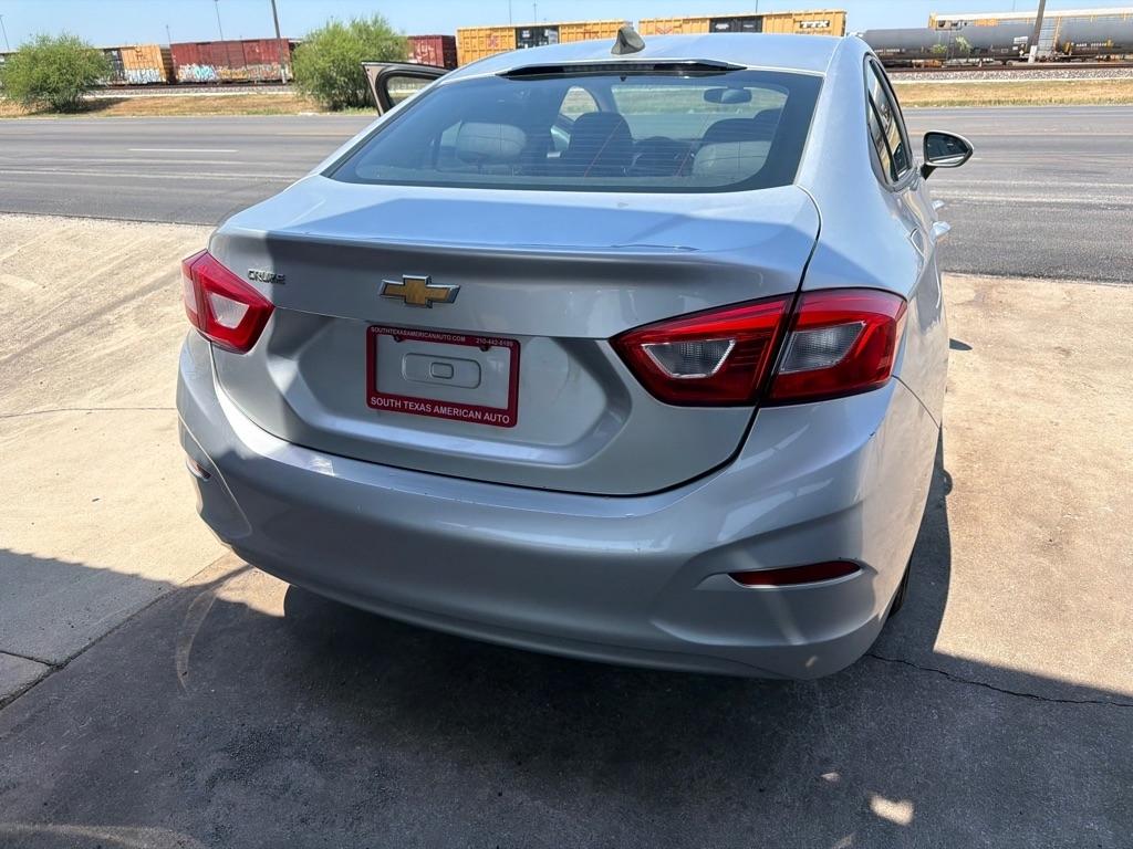 Chevrolet Cruze LS Auto 2018