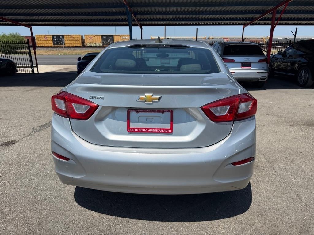 Chevrolet Cruze LS Auto 2018