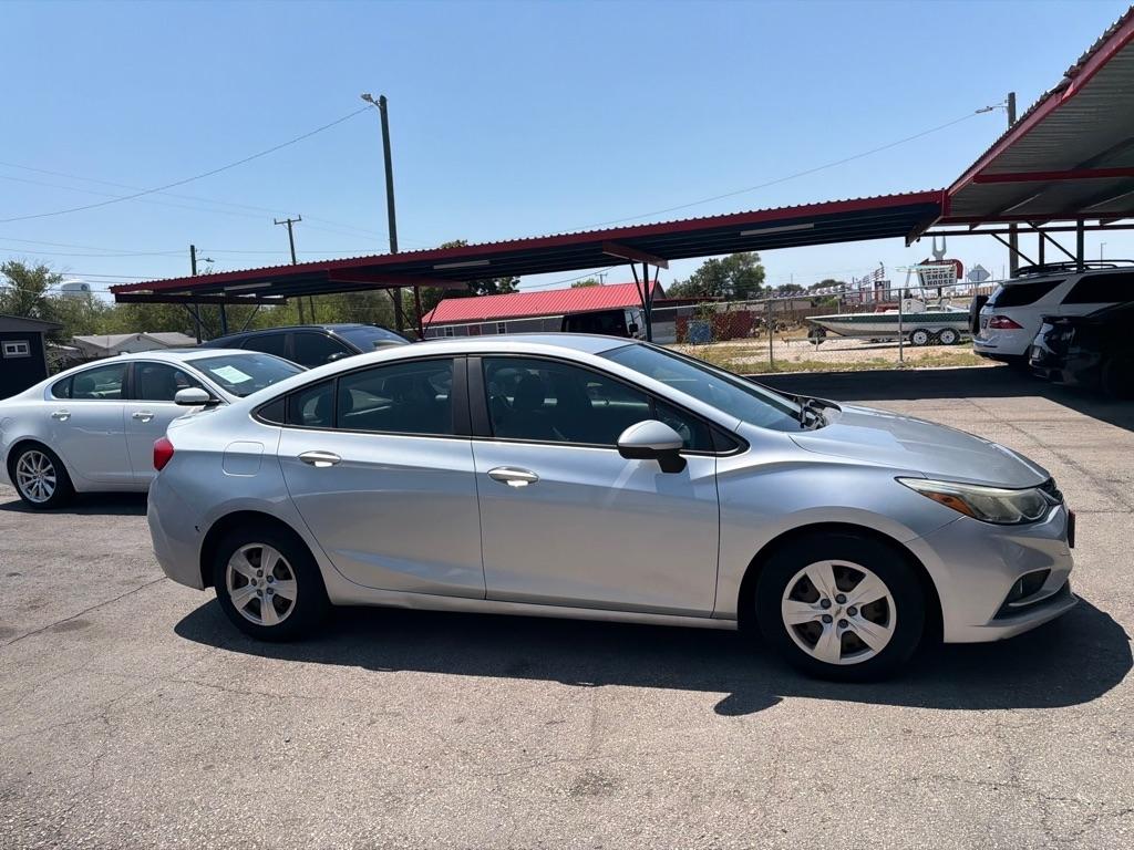 Chevrolet Cruze LS Auto 2018