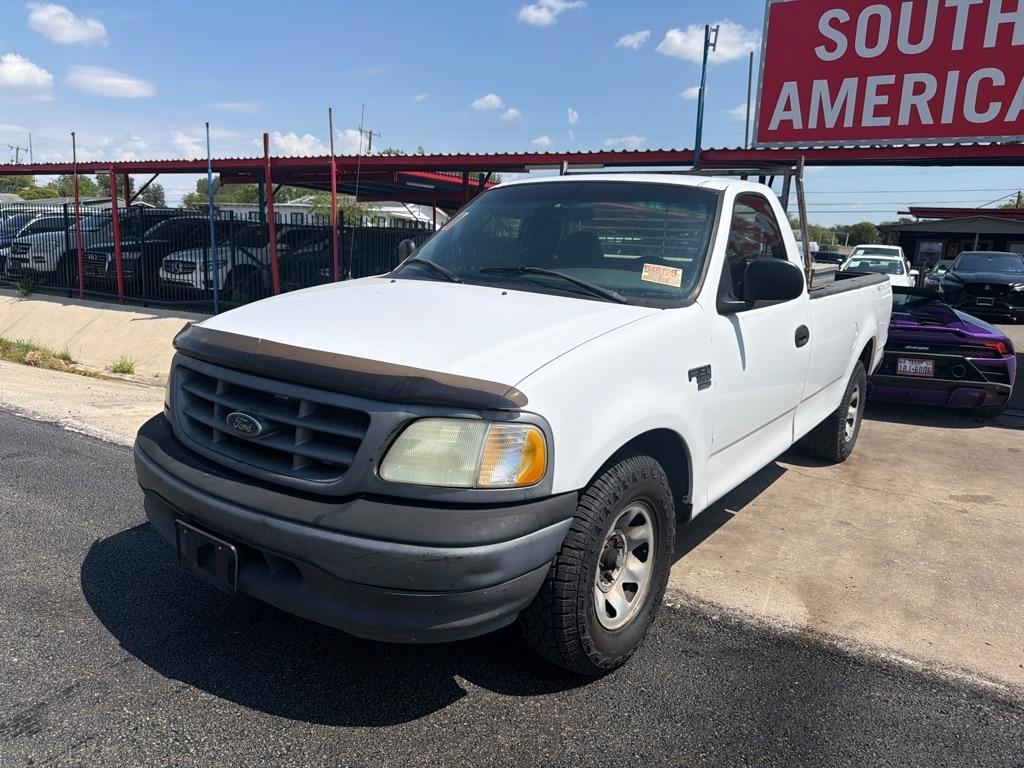 2002 Ford F-150 XL Short Bed 2WD