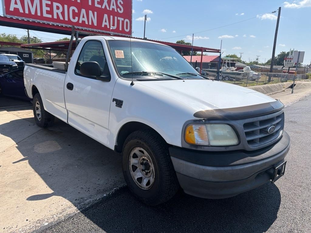 Ford F-150 XL Short Bed 2WD 2002