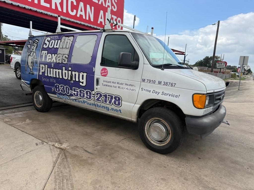 Ford Econoline E-250 2005