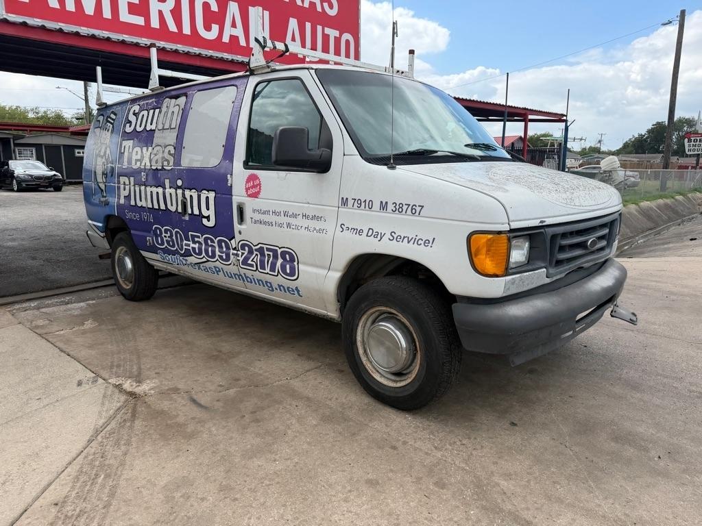 Ford Econoline E-250 2005