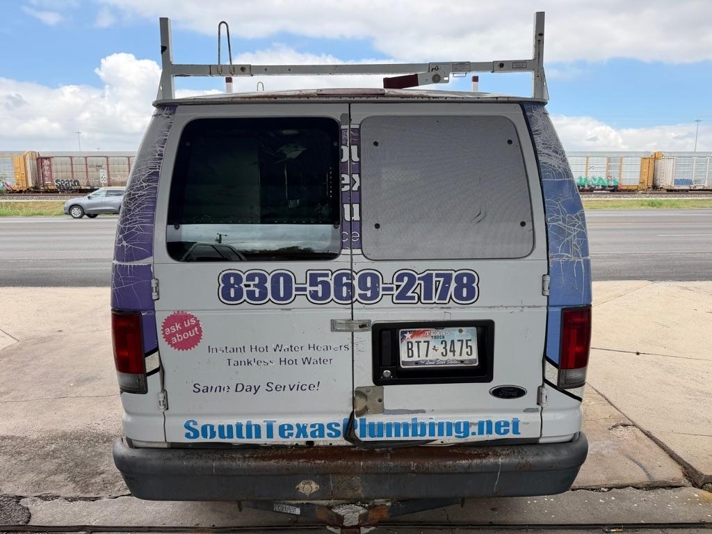 Ford Econoline E-250 2005